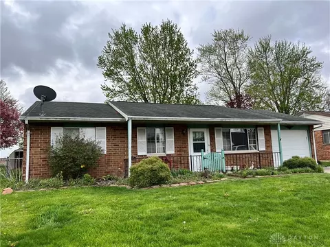 2510 Foxchase Ct, Troy, OH 45373