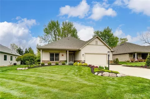 1754 Country Corner Ln, Dayton, OH 45458