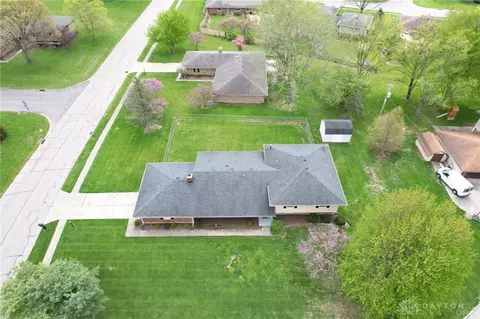 7700 Iver Ct, Centerville, OH 45459