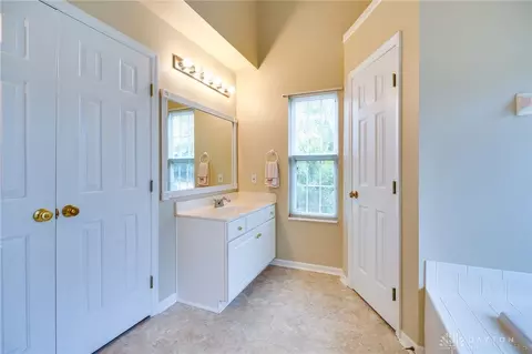 1271 Spring Ash Dr, Centerville, OH 45458 photo 23