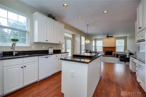 1271 Spring Ash Dr, Centerville, OH 45458 photo 10