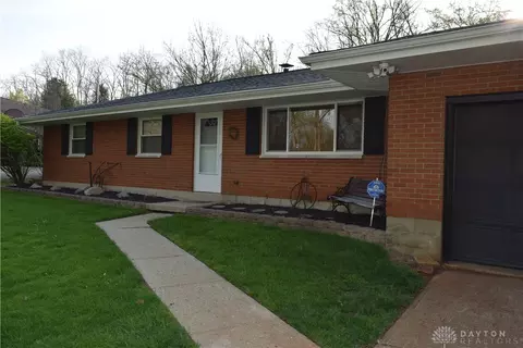 7098 Dog Leg Rd, Dayton, OH 45414
