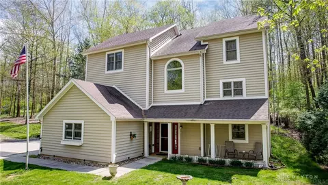905 Lewis Creek Ct, Xenia, OH 45385