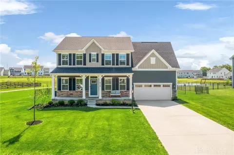 938 Acorn Dr, Dayton, OH 45440