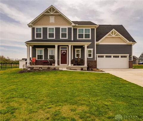 2814 New Castle Dr, Troy, OH 45373