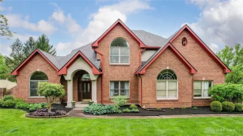 669 Towncrest Dr, Dayton, OH 45434