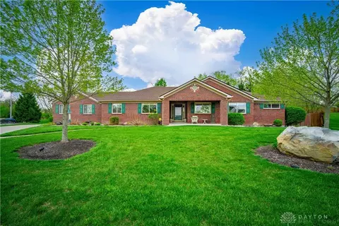 7454 Aylesbury Ct, Dayton, OH 45424