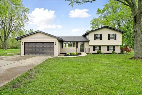 125 E Shoop Rd, Tipp City, OH 45371