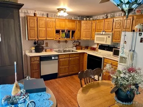 5169 Wakefield Dr, Fairborn, OH 45324 photo 4