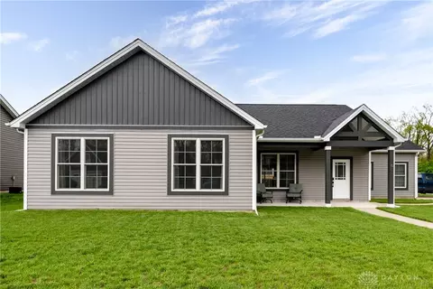 601 Colony Trl, New Carlisle, OH 45344