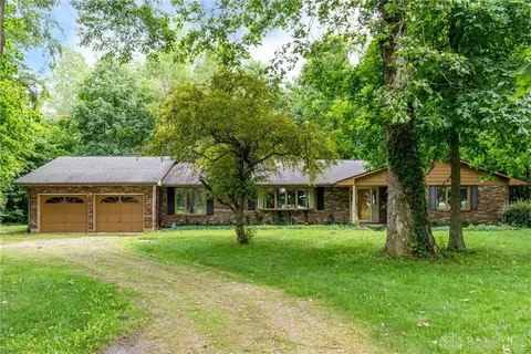 9776 N County Line Rd, Brookville, OH 45309
