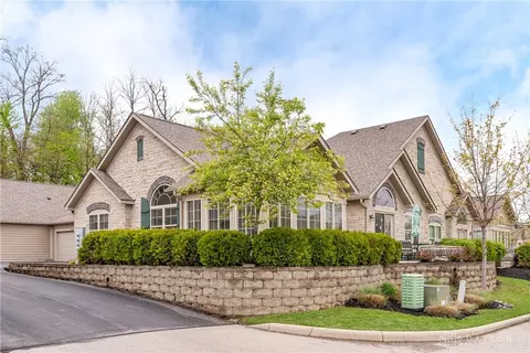 2779 Hackberry Ln, Beavercreek, OH 45431
