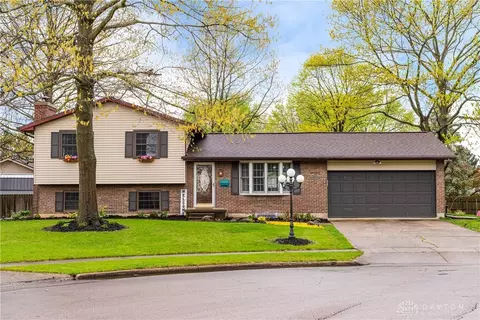 1072 Salisbury Rd, Troy, OH 45373