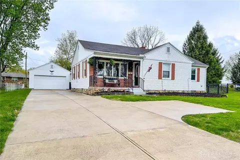 324 Woodmont Dr, Englewood, OH 45322