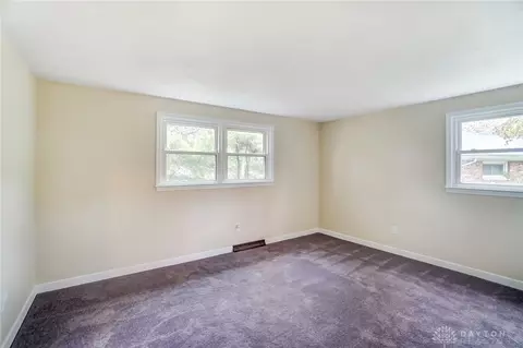 1956 Elaina Dr, Springfield, OH 45503 photo 8