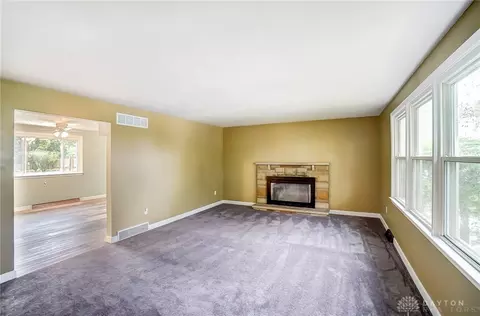 1956 Elaina Dr, Springfield, OH 45503 photo 3