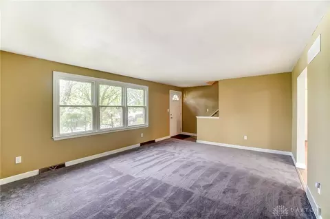 1956 Elaina Dr, Springfield, OH 45503 photo 5