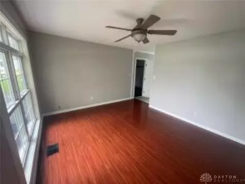 2026 Memorial Dr, Springfield, OH 45505 photo 3