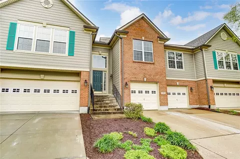 2782 Double Eagle Dr, Dayton, OH 45431