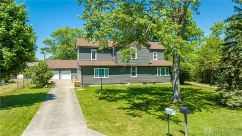 2213 Knoll Dr, Dayton, OH 45431