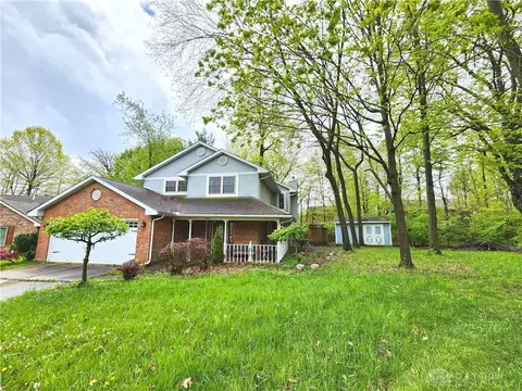 8701 Crenshaw Ln, Dayton, OH 45424