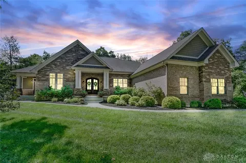 7104 Copperwood Ct, Springboro, OH 45066