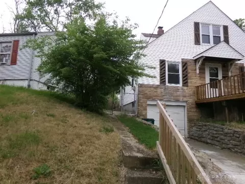 1769 Ashbrook Dr, Cincinnati, OH 45238 photo 2