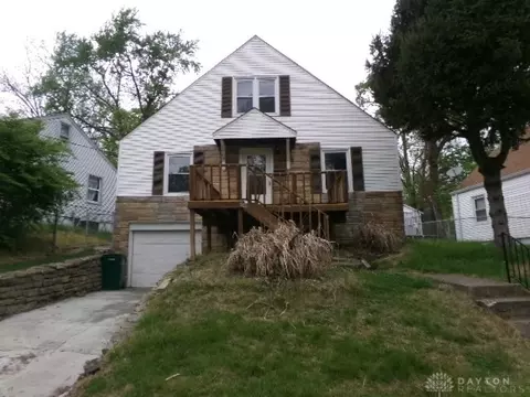 1769 Ashbrook Dr, Cincinnati, OH 45238