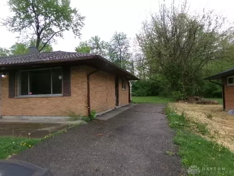 8606 Neptune Dr, Cincinnati, OH 45231 photo 2