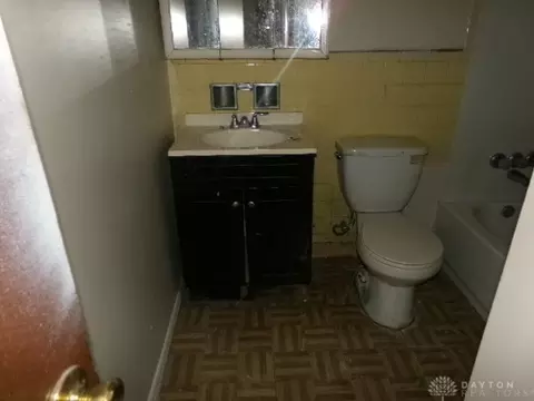 8606 Neptune Dr, Cincinnati, OH 45231 photo 9