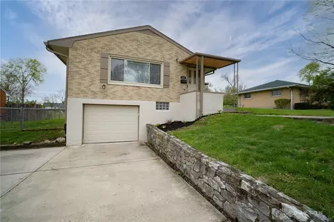 232 Park End Dr, Dayton, OH 45415