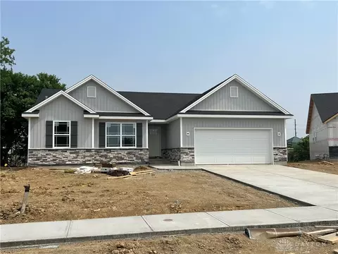 116 Walnut Hills Ct, Germantown, OH 45327