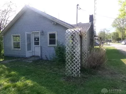 107 E Walnut St, Spring Valley, OH 45370 photo 4