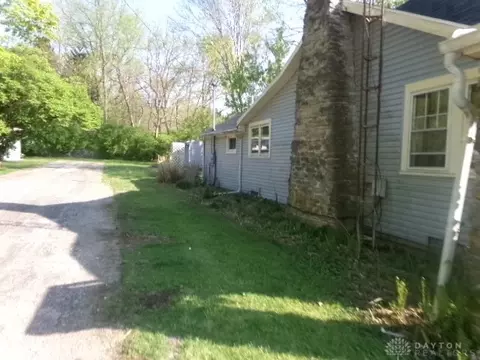107 E Walnut St, Spring Valley, OH 45370 photo 3