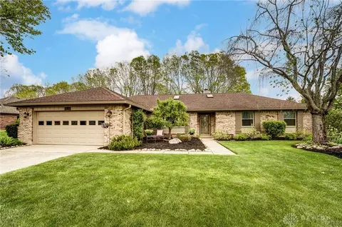 8826 Sycamore Trails Dr, Springboro, OH 45066