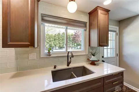 2243 Brookpark Dr, Dayton, OH 45440 photo 24