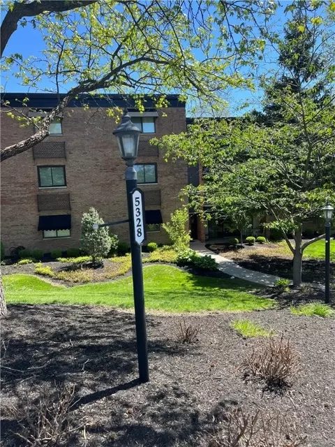 5328 Landau Dr #50, Dayton, OH 45429