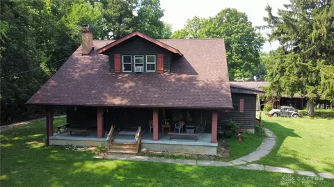 6025 Dog Leg Rd, Dayton, OH 45415