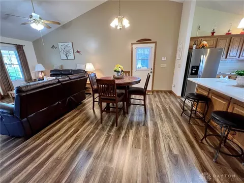 1760 Pinehurst Dr, Springfield, OH 45502 photo 8