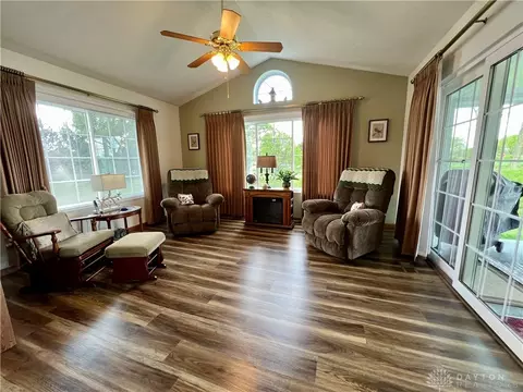 1760 Pinehurst Dr, Springfield, OH 45502 photo 12