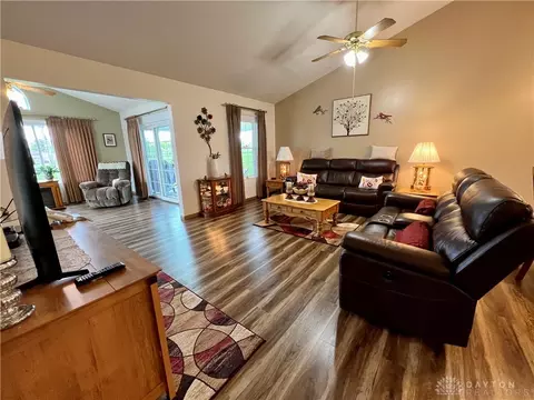 1760 Pinehurst Dr, Springfield, OH 45502 photo 9