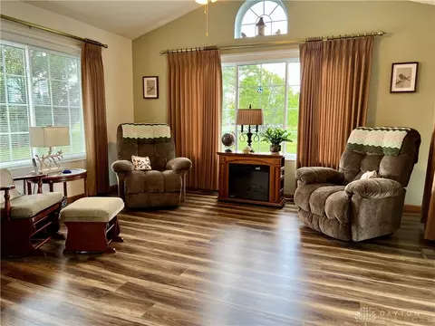 1760 Pinehurst Dr, Springfield, OH 45502 photo 11
