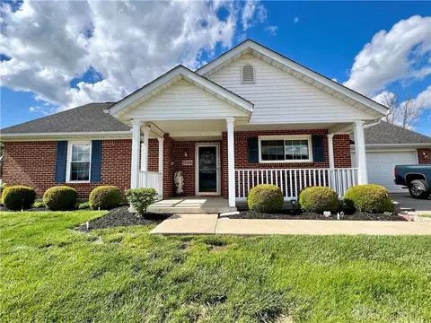 1760 Pinehurst Dr, Springfield, OH 45502
