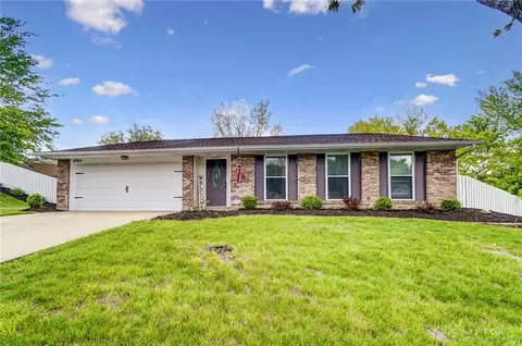 4964 Arrowview Dr, Dayton, OH 45424