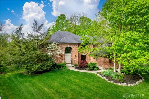 1431 Cliffside Ct, Sugarcreek Township, OH 45440
