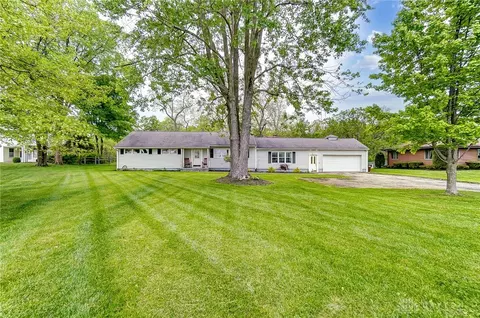 668 Kiser Lake Rd, Saint Paris, OH 43072