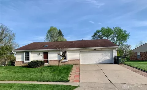 9740 Springwater Ln, Miamisburg, OH 45342