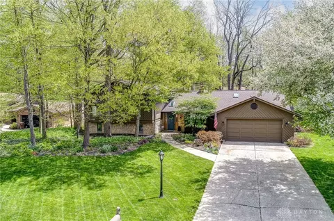 9370 Woodledge Pt, Dayton, OH 45458