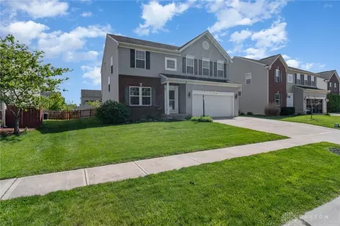 2278 Blazing Star Dr, Tipp City, OH 45371