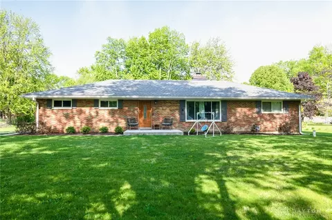 1071 Bayfield Dr, Beavercreek, OH 45430